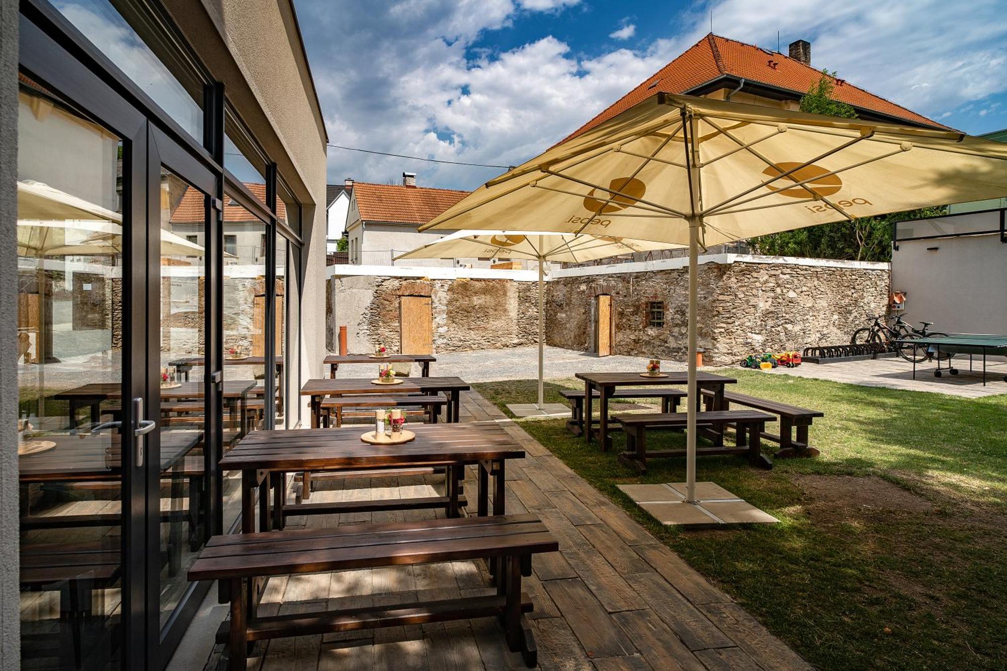 Hotel Smrz Sepekov Exterior photo